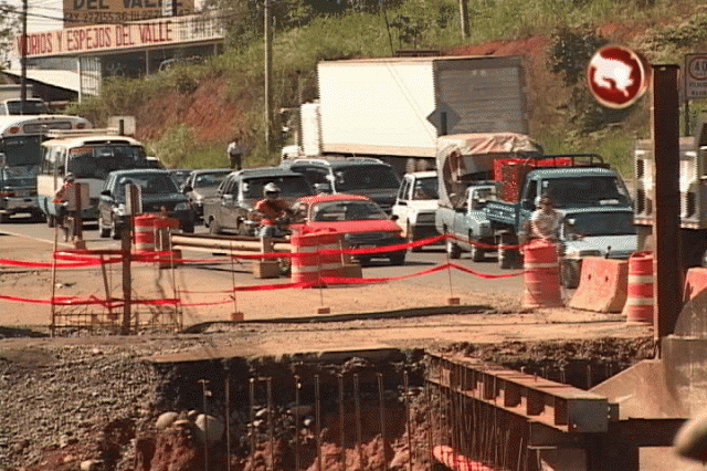 Se hacen presas en el lugar. Se hacen presas en el lugar.