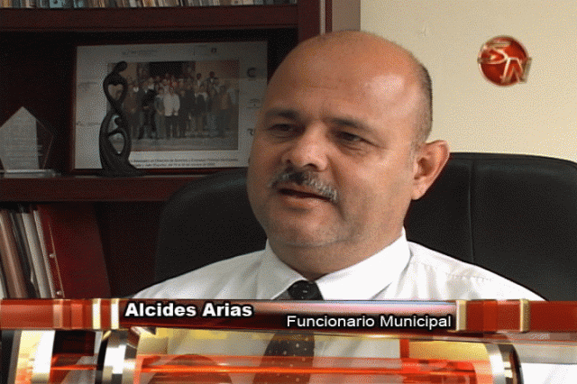 Alcides Arias, funcionario municipal. Alcides Arias, funcionario municipal.