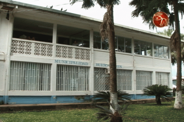 Analizan el proyecto. Analizan el proyecto.