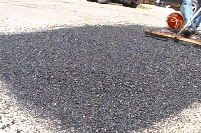 Bachean calles en la ciudad. Bachean calles en la ciudad.