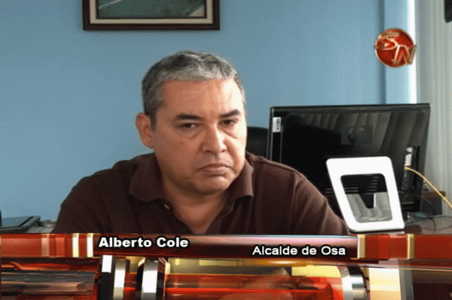 Alberto Cole, alcalde.