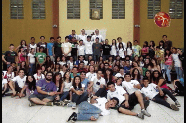 Los jóvenes compartieron. Los jóvenes compartieron.