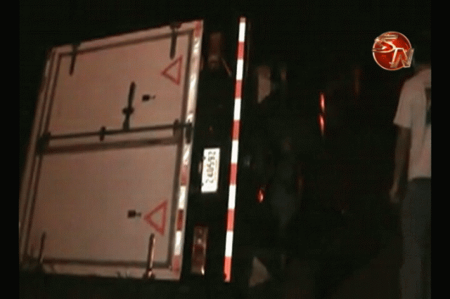 Camión se volcó. Camión se volcó.