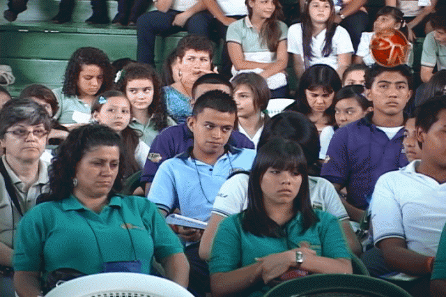 Participantes en la Expo Jovem.