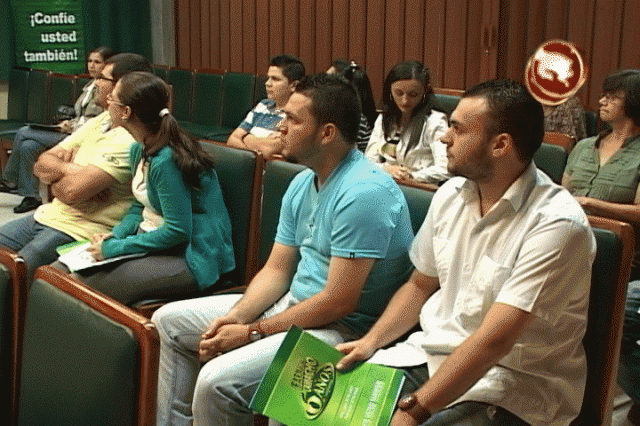 Participaron farmaceutas de la zona. Participaron farmaceutas de la zona.