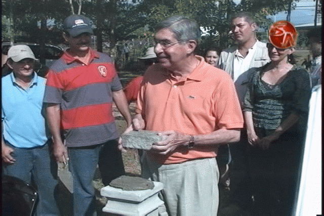 En febrero del 2010 se colocó la primera piedra. En febrero del 2010 se colocó la primera piedra.