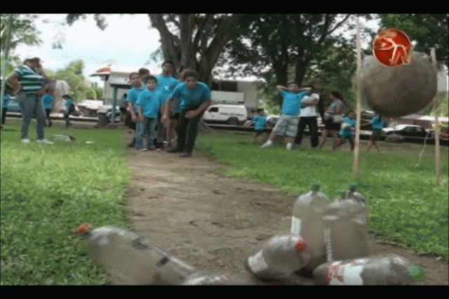 Los niños y jóvenes disfrutaron de la actividad.