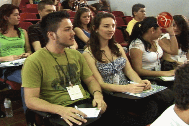 Estudiantes de Turismo participaron del seminario. Estudiantes de Turismo participaron del seminario.