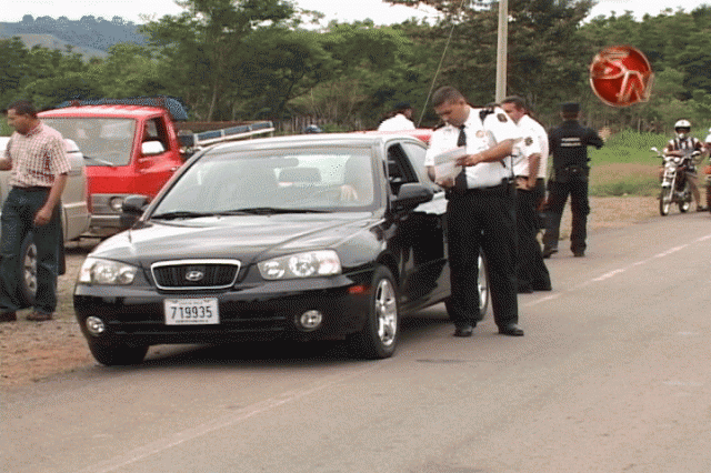 Realizan constantes operativos. Realizan constantes operativos.