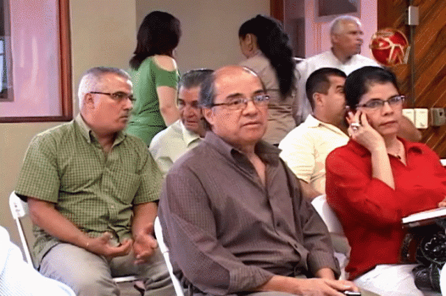 Promueven el modelo. Promueven el modelo.