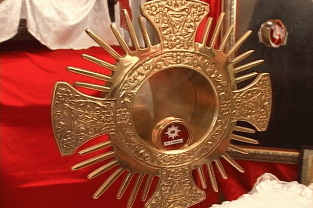 Trajeron una reliquia de Santa Faustina. Trajeron una reliquia de Santa Faustina.