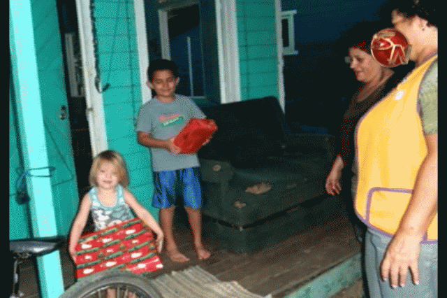 Ayudaron a 10 familias. Ayudaron a 10 familias.