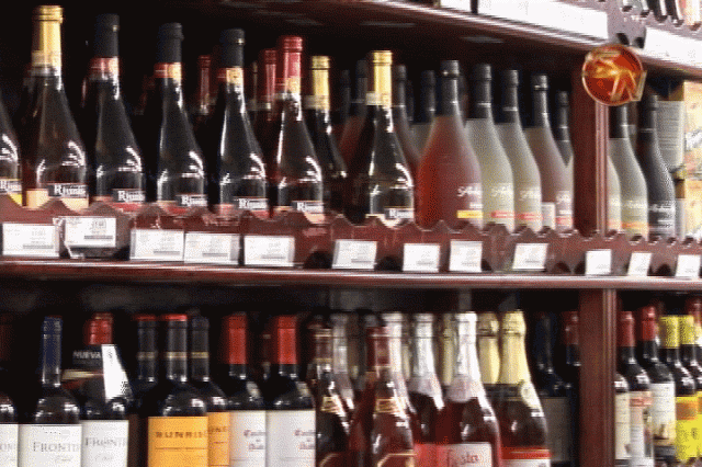 Copmercios tendrán que aplicar la ley seca. Copmercios tendrán que aplicar la ley seca.