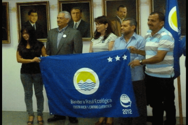 Recibieron el galardón. Recibieron el galardón.