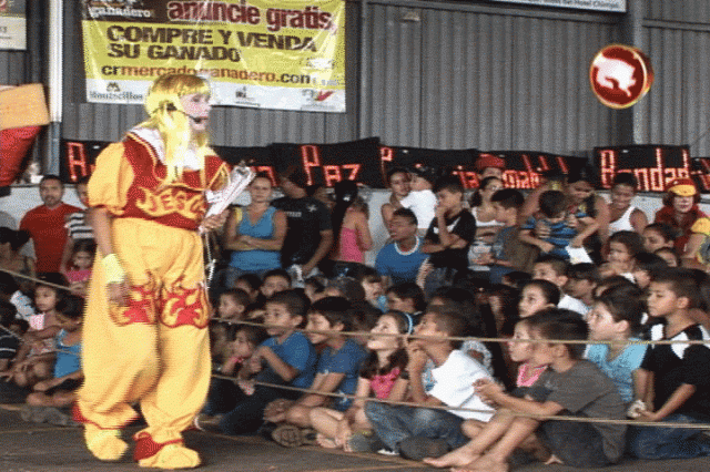 Decenas de pequeños participaron. Decenas de pequeños participaron.