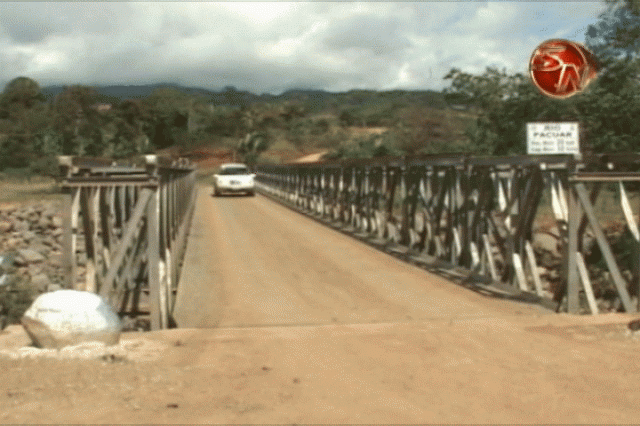 Se construyeron varios puentes. Se construyeron varios puentes.