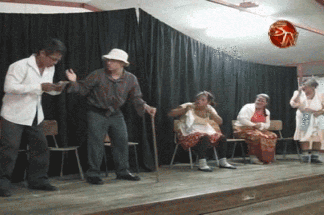 Jóvenes y adultos, participan. Jóvenes y adultos, participan.