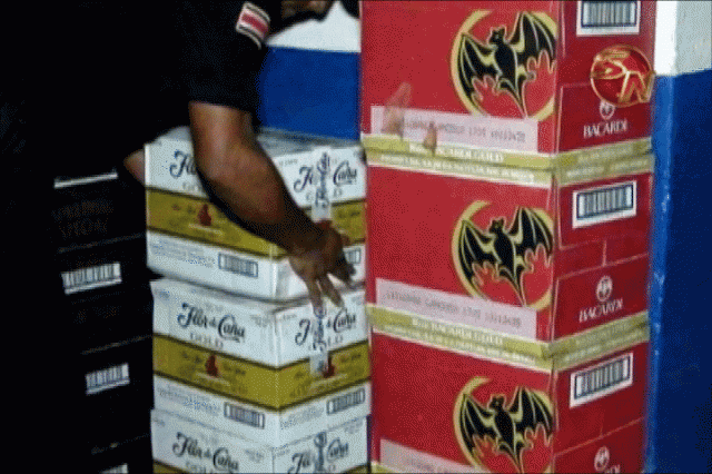 Decomisaron varias cajas. Decomisaron varias cajas.