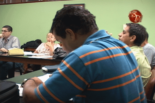 Se reúnen en varias ocasiones. Se reúnen en varias ocasiones.