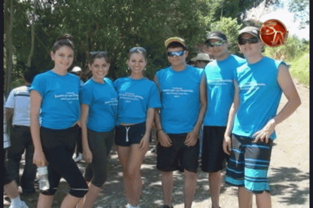 Participaron en una caminata. Participaron en una caminata.