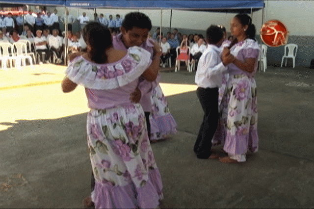 Realizaron un acto cívico. Realizaron un acto cívico.