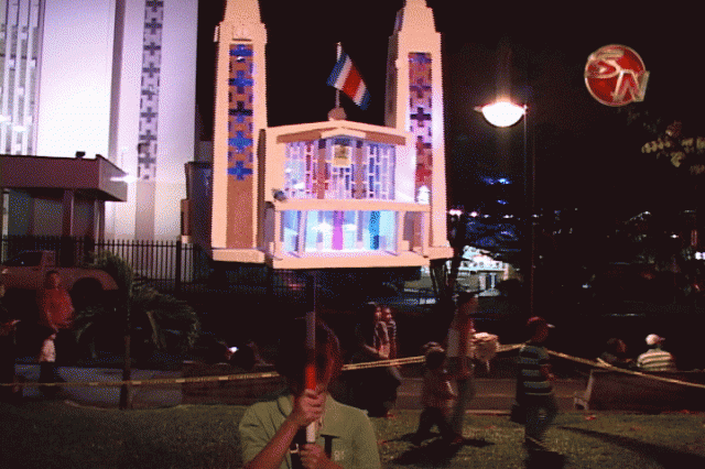 Un farol sobre la Catedlral. Un farol sobre la Catedlral.