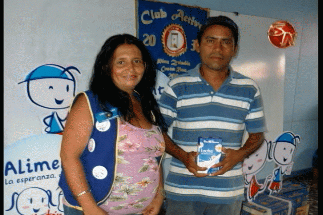 Entregaron las cajas de leche a organizaciones. Entregaron las cajas de leche a organizaciones.