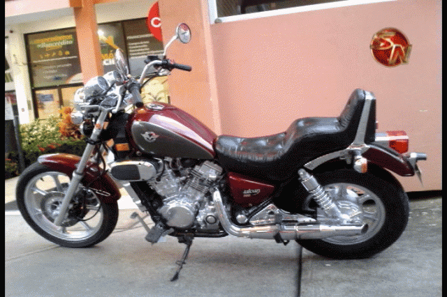 Rifan esta motocicleta. Rifan esta motocicleta.