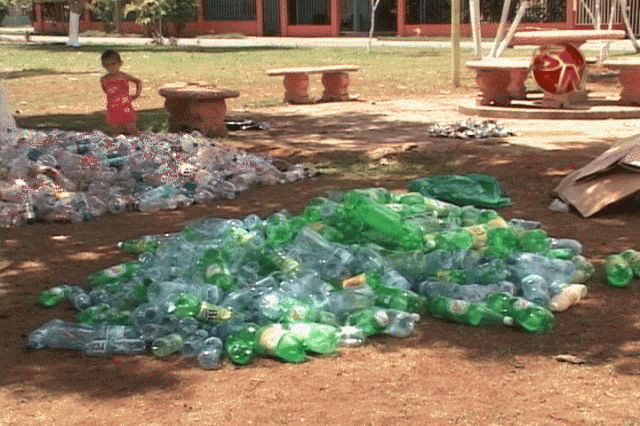 Lleve los materiales reciclables. Lleve los materiales reciclables.