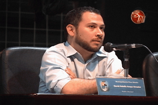 David Araya, regidor. David Araya, regidor.