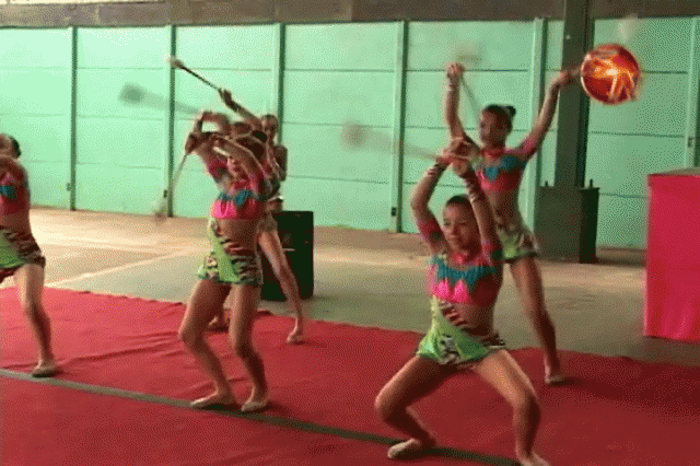 Será a beneficio de las niñas gimnastas. Será a beneficio de las niñas gimnastas.