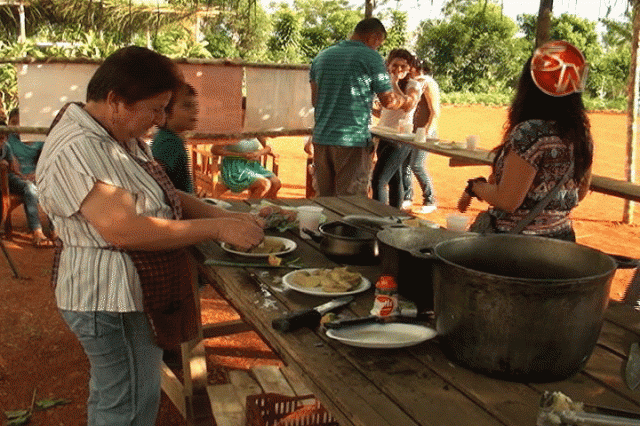 Hicieron una fiesta. Hicieron una fiesta.