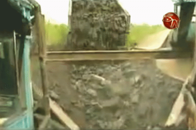 Produciría 90 toneladas de mezcla por día. Produciría 90 toneladas de mezcla por día.