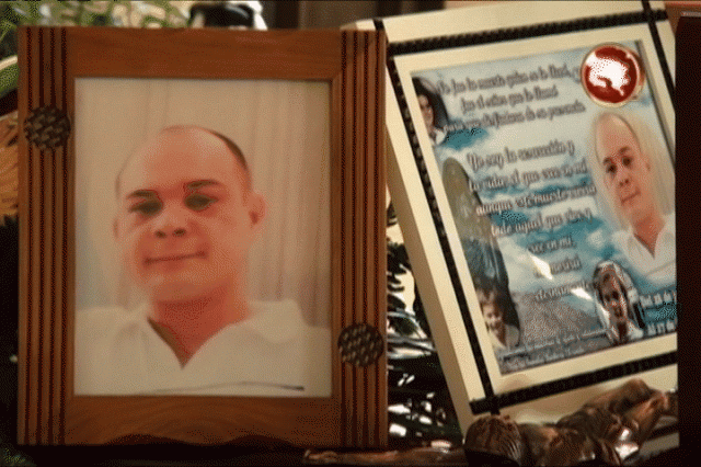 Despidieron al joven. Despidieron al joven.