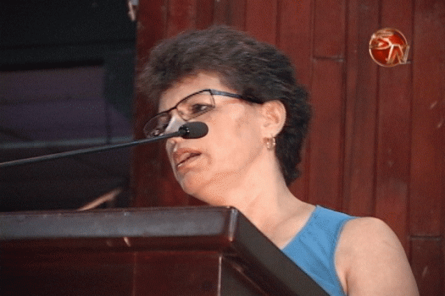 María Flores, vecina de San Francisco. María Flores, vecina de San Francisco.