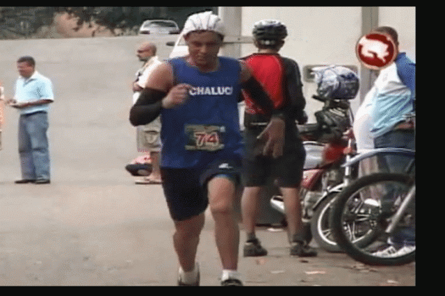 La carrera es de 8 Km. La carrera es de 8 Km.