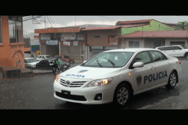 La Fuerza Pública detuvo a los sospechosos. La Fuerza Pública detuvo a los sospechosos.