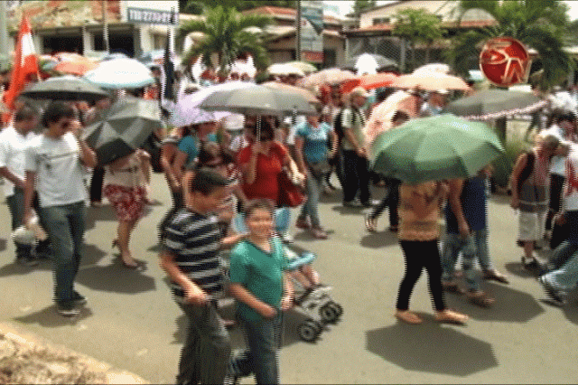 Más de mil docentes se manifestaron. Más de mil docentes se manifestaron.