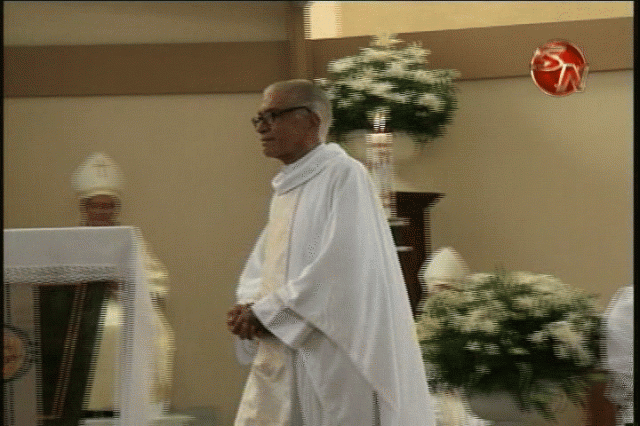 Padre Alexis Madrigal, actual cura párroco. Padre Alexis Madrigal, actual cura párroco.