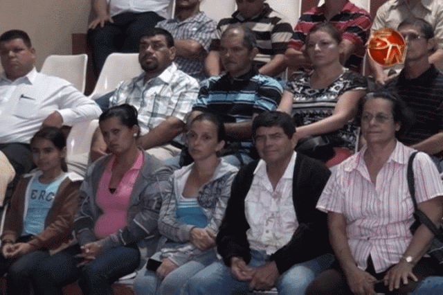 Vecinos de La Aurora. Vecinos de La Aurora.