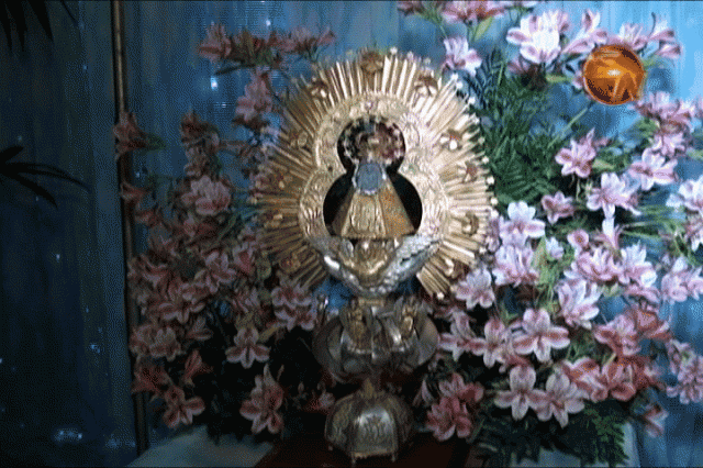 Tienen una replica de la Negrita. Tienen una replica de la Negrita.