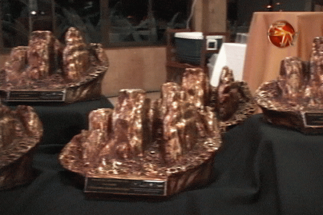 Entregan Los Crestones. Entregan Los Crestones.