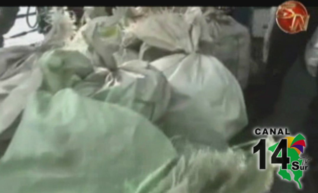 Guardacostas capturan a tripulantes de lancha con más de media tonelada de cocaína en el Pacífico sur