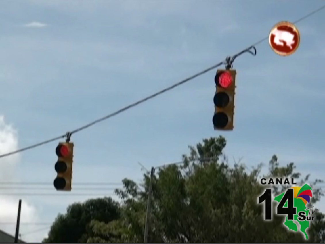 Línea reventada tuvo a vecinos de varias comunidades sin electricidad esta mañana