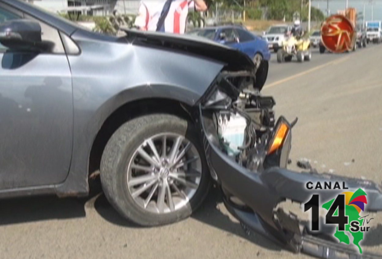 Efecto mirón genera grandes presas tras accidentes de tránsito en la carretera Interamericana Sur