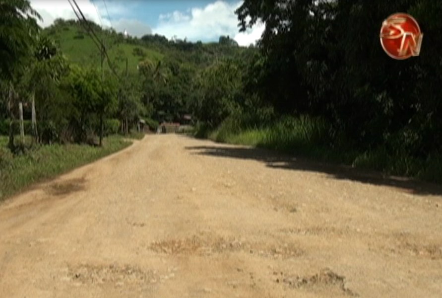 Vecinos de El Roble-  La Palma piden al Concejo el mejoramiento del camino