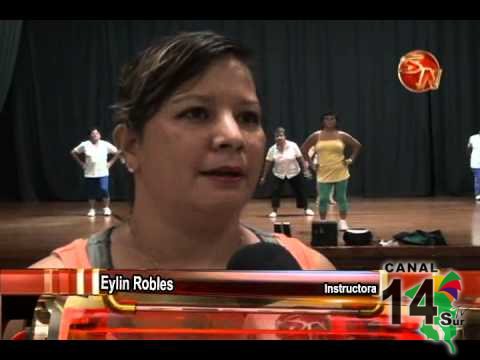 Adultas mayores participan de programa de ejercicios en Pérez Zeledón