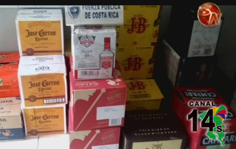 Fuerza Pública decomisa dos contrabandos de licor en el puesto en Guaycará de Golfito