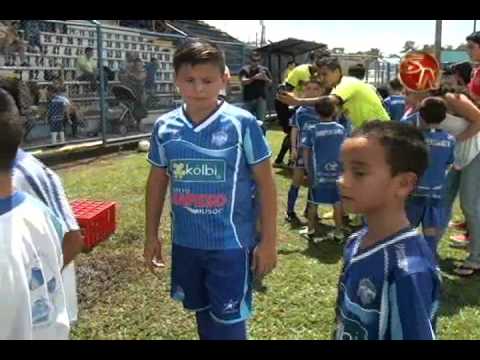 Jugadores del Municipal de Pérez Zeledón  comparten con las ligas menores del equipo