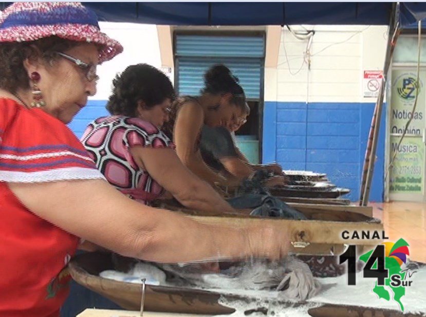 Tradicional concurso de lavado a mano en batea se robó la atención en Pérez Zeledón